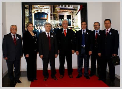 ATSO Yönetim Kurulu Başkanı'na Plaket