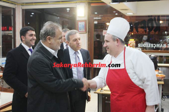 Kenan Işık, Sakarya&#8217;nın meşhur yemeklerini tattı