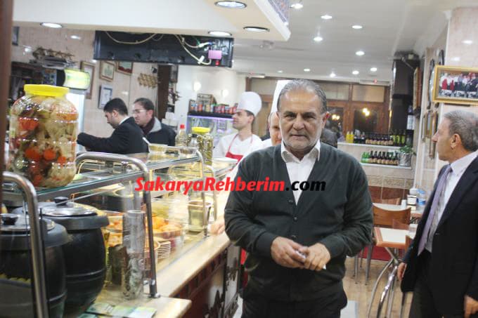 Kenan Işık, Sakarya&#8217;nın meşhur yemeklerini tattı