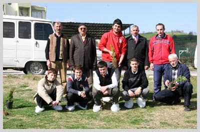 Kolej Öğrencileri Camili&#8217;ye Ağaç Dikti