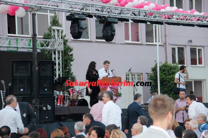 Mezuniyet Gecesine Bu Kız Damga Vurdu!
