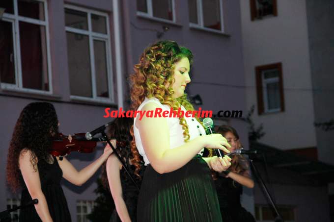 Mezuniyet Gecesine Bu Kız Damga Vurdu!