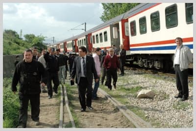 Tren Yolunda İntihar Girişimi