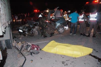 Trafik Kazası: 2 Ölü, 2 Yaralı