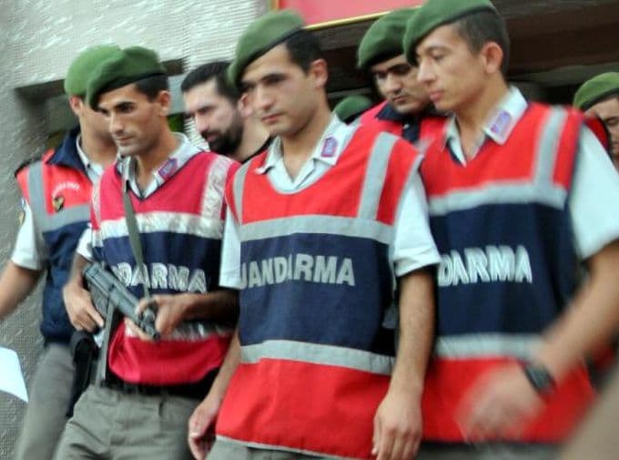 14 yaşındaki lise öğrencisi öğretmenle birlikte kaçtı