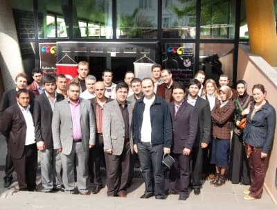 <font face="verdana,geneva" size="2">Misafirler m&uuml;zede ayrıca deprem fotoğrafları ile depremde hayatını kaybeden kişilerin isimlerinin yer aldığı alanı da inceleme fırsatını buldu. Misafirler daha sonra &Ccedil;ark Caddesi ve &Ccedil;ark Mesire turunun ardından, Polatlar Sultan Seki&rsquo;de yenen yemeğin ve yapılan sohbetin ardından ilimizden ayrıldı.</font>