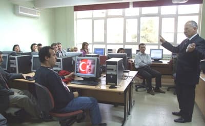Öğretmenler Sertifikalarını Aldı
