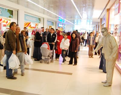 Ada AVM&#8217;de Cansız Manken Şaşırttı