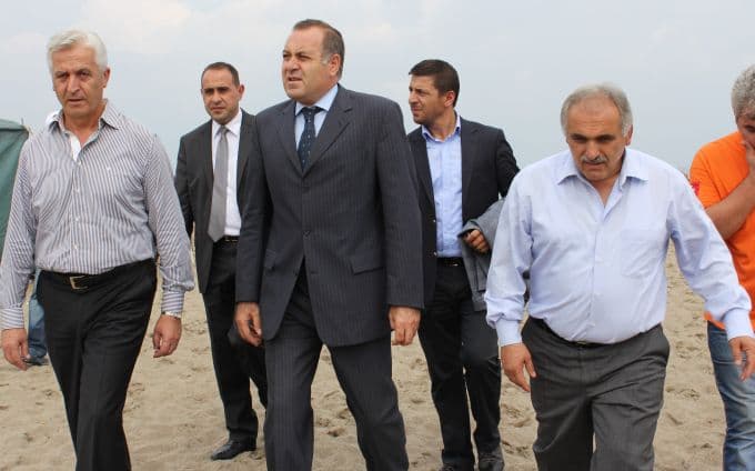 Karasu'da 2 öğrenci denizde kayboldu!