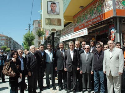 Aykut Kocaman'ın Layihası, Doğduğu Sokağa Törenle Asıldı