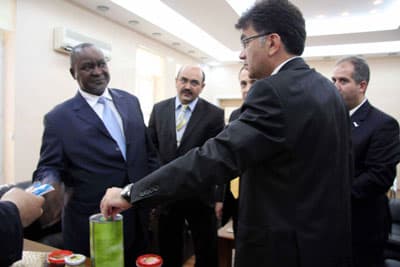 Gilbert Bukenya, Fındık Bahçelerini Gezdi