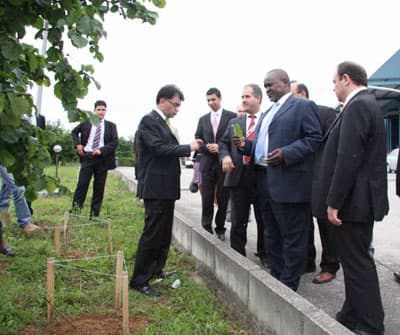 Gilbert Bukenya, Fındık Bahçelerini Gezdi