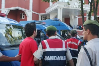 SAÜ'de Öğrenci Kavgası: 6 Yaralı
