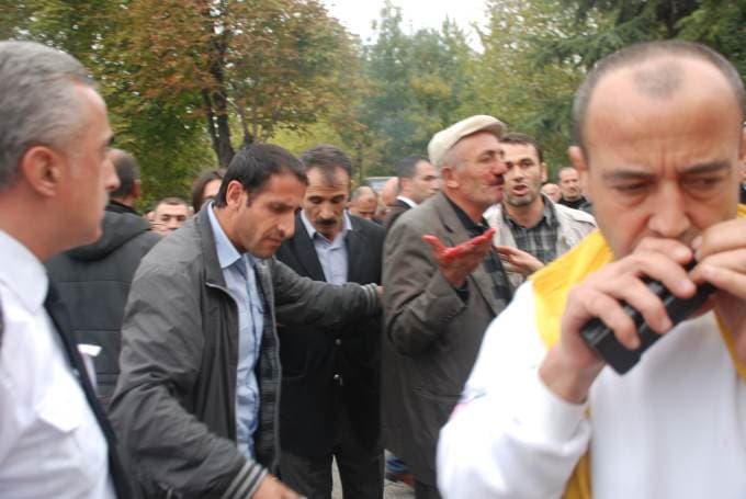 Büyükşehir Belediye Binası Önünde Silahlı Çatışma!