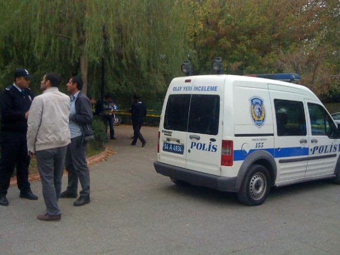 Büyükşehir Belediye Binası Önünde Silahlı Çatışma!