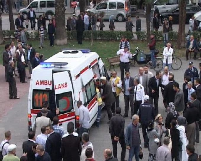 Büyükşehir Belediye Binası Önünde Silahlı Çatışma!