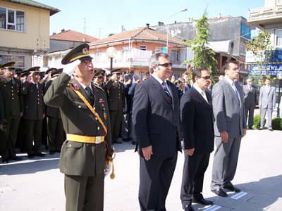 Akyazı'da Coşkulu Kutlama