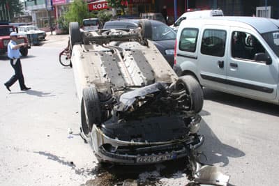 Uluyol'da Araç Takla Attı