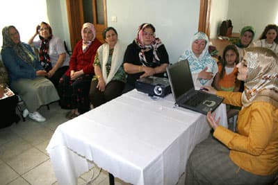 Kursiyerlere Aile İçi Eğitim Semineri Verildi