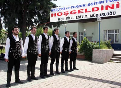 Hendek'te Mesleki ve Teknik Eğitim Fuarı Törenle Açıldı