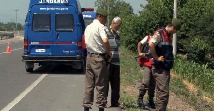 Mahkemeye giderken yolunu kesen damadını öldürdü
