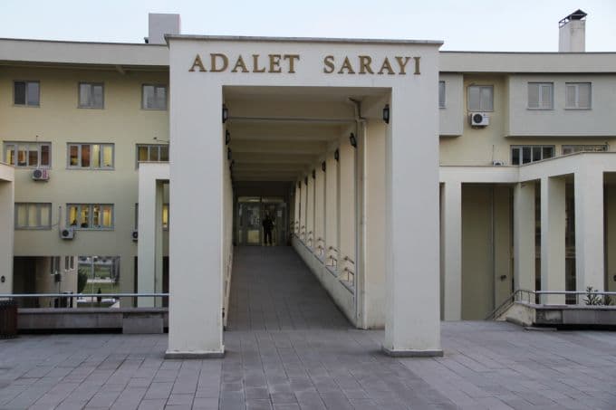 14 yaşındaki lise öğrencisi öğretmenle birlikte kaçtı