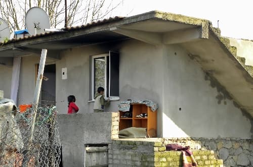 Genç kızı zehirlenmekten annesi kurtardı!