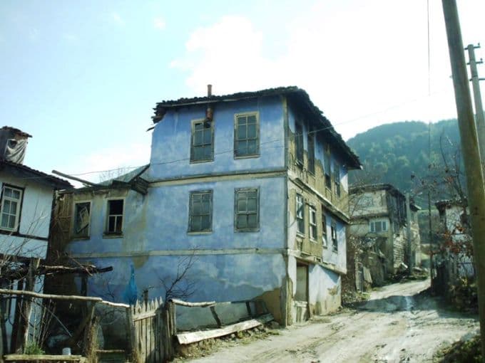 Taraklı'da evler içler acısı hâlde
