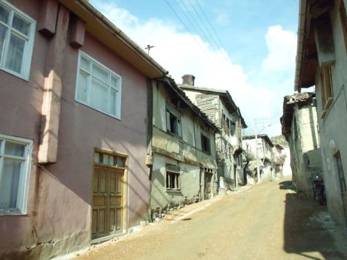 Taraklı'da evler içler acısı hâlde