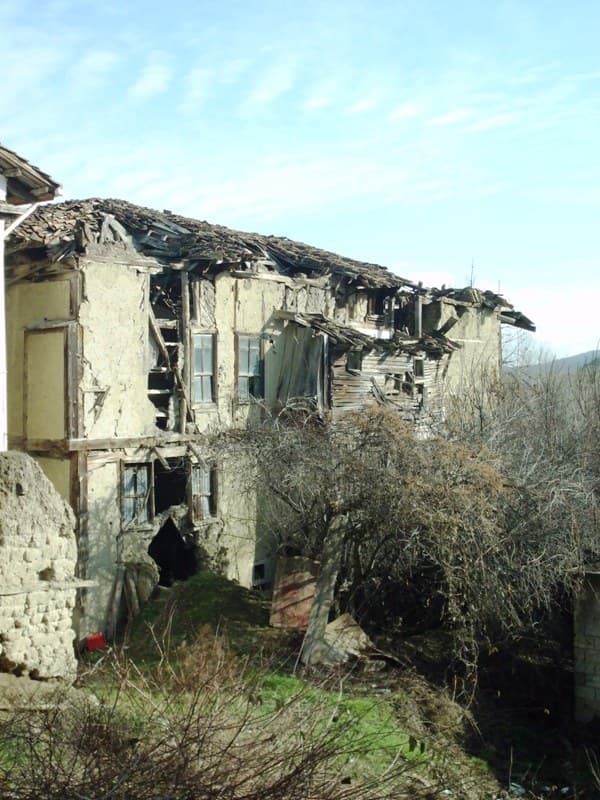 Taraklı'da evler içler acısı hâlde