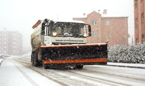 Sakarya'da kar hayatı olumsuz etkiliyor