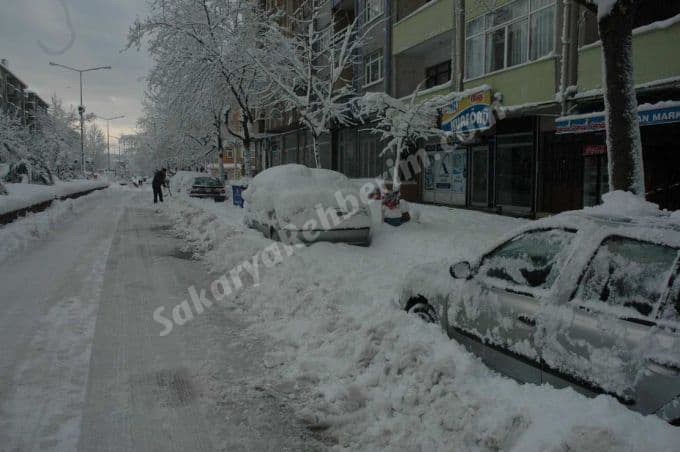 Karasu'da hayat felç oldu!