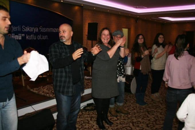 Sakaryalı gazetecilerden sürpriz düet