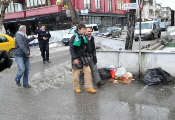 Çark Caddesi'nde kanlı kavga!