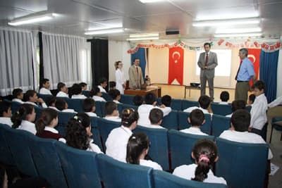 Öğrenciler Hastalıklar Konusunda Bilgilendirildi 