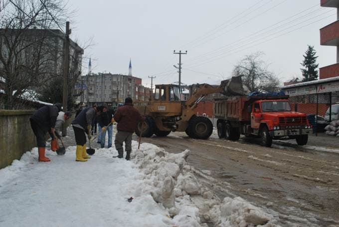 Kocaali'de kar mesaisi