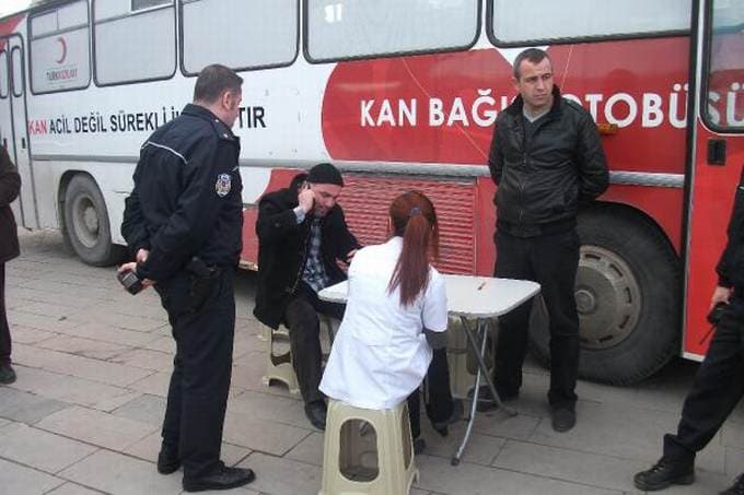 Kızılay'da kan verme tartışması