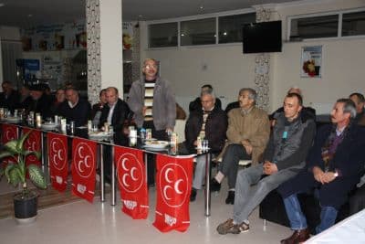 <div><span style="font-family: arial, helvetica, sans-serif; font-size: small">İl&ccedil;e Başkanı İsmail Apti, yaptığı konuşmada Ferizli adına yapılan her t&uuml;rl&uuml; hizmet ve yatırıma destek verdiklerini ve bundan sonra kesintisiz destek vereceklerini s&ouml;yledi. Ferizli&rsquo;nin iyi y&ouml;netilmediğini dile getiren Apti, &lsquo;Biz yapıcı muhalefet y&uuml;r&uuml;t&uuml;yoruz. Bu muhalefeti il&ccedil;emizin geleceği ve menfaatleri adına yapıyoruz&rsquo; dedi. Yeni yasayla birlikte 15 k&ouml;y&uuml; ve 2 beldesi bulunan Ferizli&rsquo;de mahalle sayısının 28&rsquo;e y&uuml;kseldiğini s&ouml;yleyen Apti, &lsquo;Kendi il&ccedil;esinin merkezlerine hizmet edemeyen bir belediye mahalle olan k&ouml;ylere nasıl hizmet g&ouml;t&uuml;recek?&rsquo; dedi.</span></div>