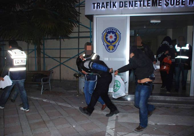 Sakarya'daki hırsızlar Kocaeli'de yakalandı