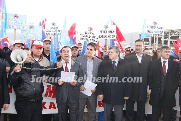 Arkadaşları işten çıkarılınca eylem yaptılar