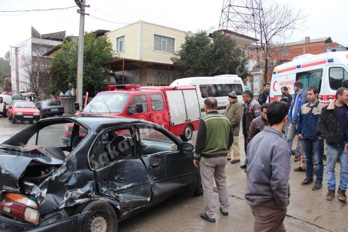 Modern Sanayi'de trafik kazası!