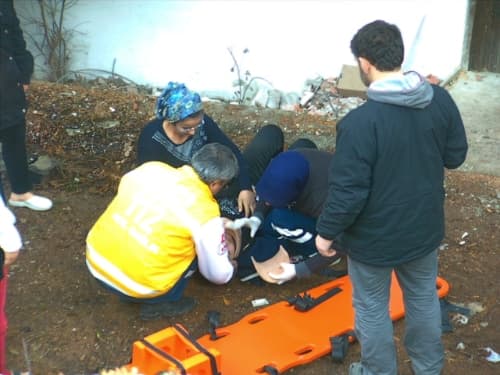 Taraklı'da evlerinin balkonundan düştü