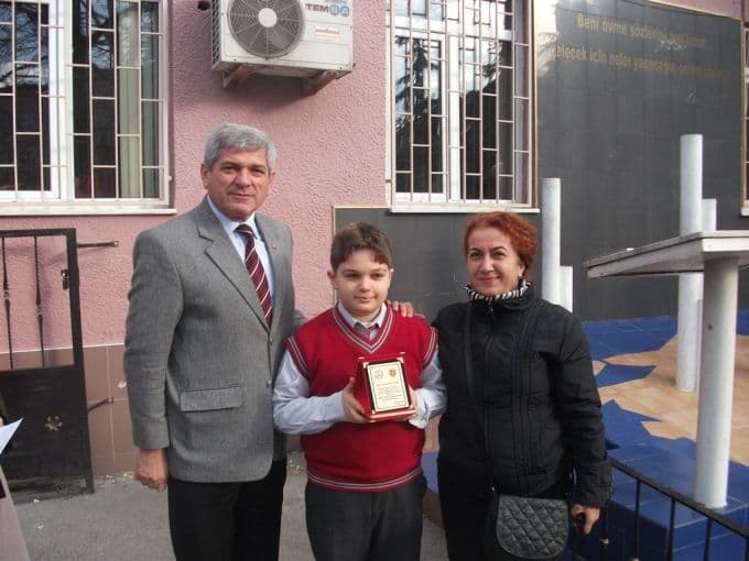 İlk 100'e giren öğrencilere madalya