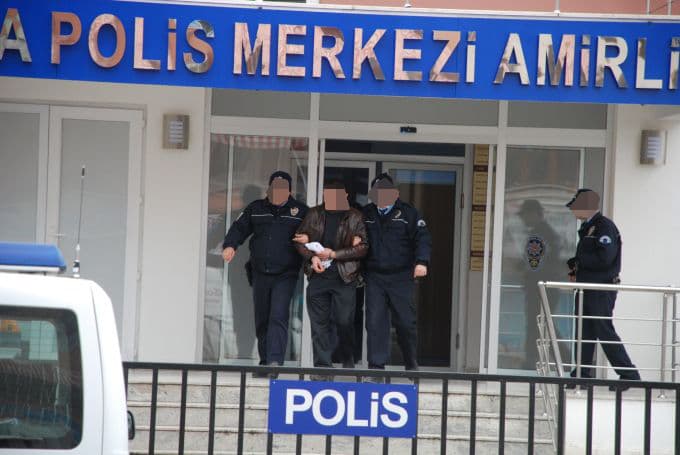 Cezaevinden çıktı, hırsızlık yaptı!