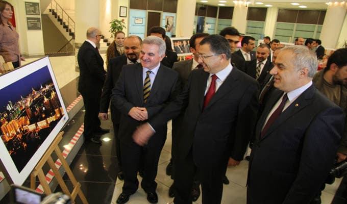 Kazakisten resim sergisi açıldı