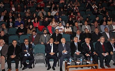 <font face="arial,helvetica,sans-serif" size="2">Mimar Sinan G&uuml;zel  Sanatlar &Uuml;niversitesi Rekt&ouml;r Yardımcısı Prof. Dr. Suphi Saat&ccedil;i ise  kendisinin de bir Irak T&uuml;rkmeni olduğunu belirterek, &ldquo;Irak T&uuml;rkmelerinin  yaşadığı dramlar ve &ccedil;ekilen acılar dile getirilecek. T&uuml;rkiye&rsquo;nin Irak  politikaları &uuml;zerinde duracağız. &Ouml;ğrencilerimize ve arkadaşlarımıza  birikimlerimiz sunacağız. İnşallah T&uuml;rkmenler de g&uuml;n&uuml;n birinde hak  ettikleri yaşamı yaşayacak. Yery&uuml;z&uuml;n&uuml;n en mağdur T&uuml;rkleri Irak  T&uuml;rkmenleridir. Buradan T&uuml;rkmeneli&rsquo;ne selamlarımızı yolluyoruz&rdquo; dedi.<br /><br /></font><br /><font face="arial,helvetica,sans-serif" size="2"><font face="arial,helvetica,sans-serif" size="2">Paneli izlemeye gelen  MHP Sakarya Milletvekili Prof. Dr. M&uuml;nir Kutluata da, &ldquo;T&uuml;rkmenler  &uuml;zerinde kurulan baskılar ve Suriye&rsquo;deki gelişmeler ele alınacak.  &Ouml;zellikle Suriye ve Irak&rsquo;taki T&uuml;rkmenlerin nasıl baskı altına alınacağı  anlatılacak. Ben konferansı izlemek &uuml;zere buradayım. MHP Grup Başkan  Vekilimiz Mehmet Şandır da konuşmacılardan biri. Orta Doğu&rsquo;nun yeniden  planlandığı ve bu b&ouml;lgelerde yaşayan T&uuml;rk halkının baskı altına alındığı  bir d&ouml;nemde b&ouml;yle bir panelin yapılıyor olması dikkatleri bir kez daha  b&ouml;lgeye &ccedil;ekecektir&rdquo; diyerek paneli d&uuml;zenleyen SA&Uuml;&rsquo;l&uuml; &ouml;ğrencilere  teşekk&uuml;r etti.<br /><br />Panel &ouml;ncesi Kuzey Irak&rsquo;ta yeralan Kerk&uuml;k ve  Musul&rsquo;da yaşanan dramlar sinevizyon ve T&uuml;rkmen t&uuml;rk&uuml;s&uuml; eşliğinde  misafirlere aktarıldı.<br /></font></font>