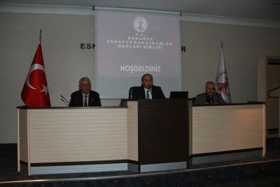 <font face="arial,helvetica,sans-serif" size="2">Sakarya&rsquo;nın daha  yaşanabilir, daha kaliteli, daha cazip bir şehir olabilmesi i&ccedil;in  &ccedil;alışmalar yaptıklarını belirten Başkan Zeki To&ccedil;oğlu, &ldquo;Geldiğimiz g&uuml;nden  bug&uuml;ne kadar şehrimizde su konusunda sıkıntı yaşanmaması i&ccedil;in &ouml;nemli  &ccedil;alışmalar yaptık. Yaptığımız yatırımlarla inşallah şehrimiz, uzun  yıllar kesintisiz bir şekilde sağlıklı ve bol su i&ccedil;ecek. Modern  şehirler, meydanlarıyla, insanlar bu şehre geldiği zaman rahat nefes  alabileceği ortamlara sahip olmasıyla anılır. Bu anlamda &ouml;nemli  &ccedil;alışmaları hayata ge&ccedil;irmenin mutluluğunu yaşıyoruz. Yeni B&uuml;y&uuml;kşehir  Yasası ile inşallah şehrimizin her yerinde &ccedil;alışmalar yapacak, hayırlı  hizmetleri vatandaşlarımızla buluşturacağız&rdquo; ifadelerini kullandı.</font>