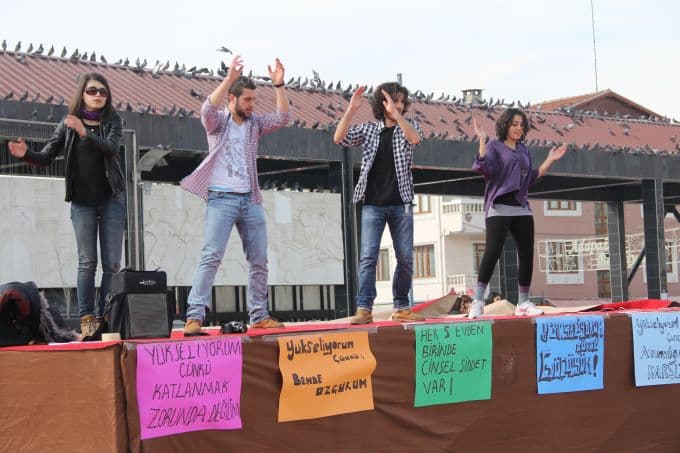 Kadına şiddete hayır!