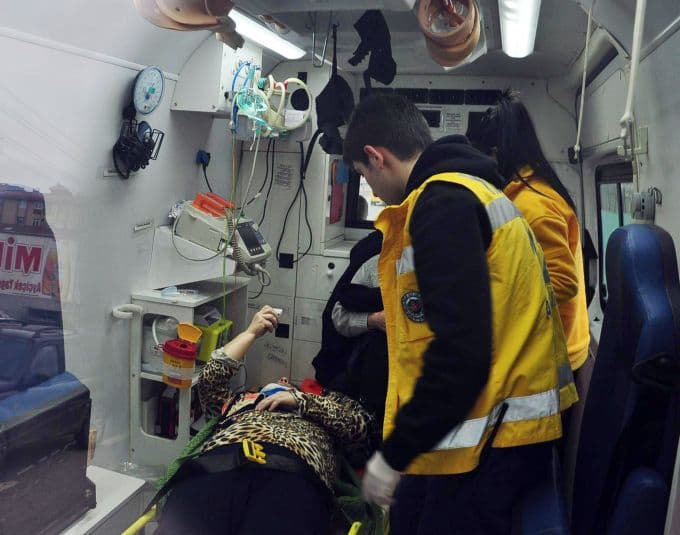 Sakarya'ya geliyordu, bariyerlere çarptı
