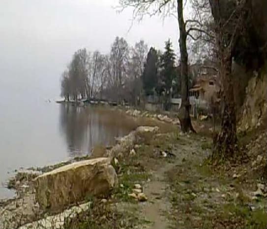 Kanalizasyon göle akıyor!